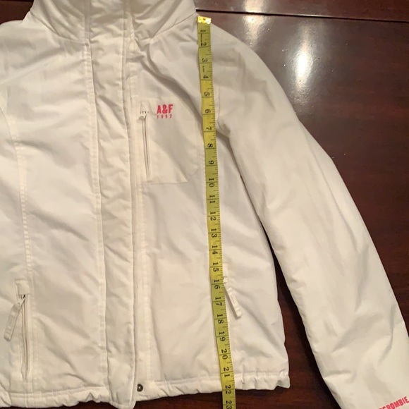 Abercrombie white ski coat - Picture 13 of 15